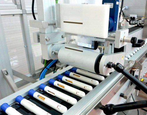 Sistema di etichettatura di penne per iniezione per Farmaceutici Formenti